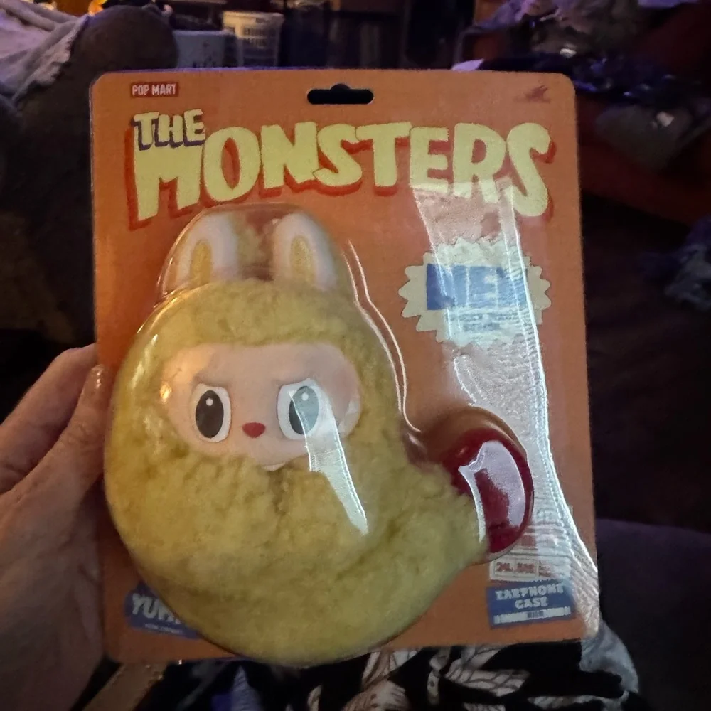 Labubu Shrimp Tempura The Monsters Earphone Case Keychain - Picture 2 of 5